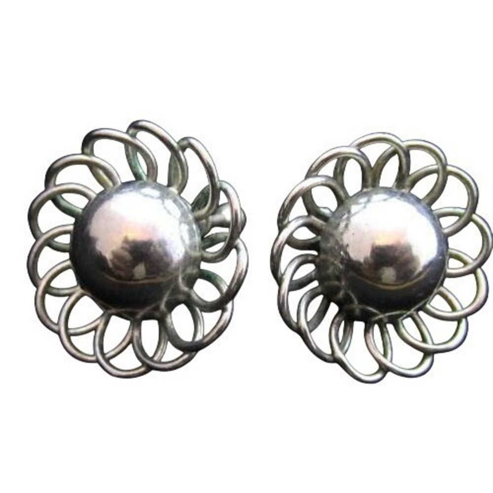 Vintage Weaved Filigree Beautiful Silver Toned FlOWER Screw Back Earrings